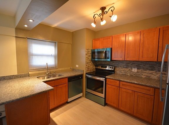 2nd image of 4920 N Marine Dr #910