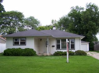 2404 Kirchoff Rd, Rolling Meadows, IL 60008