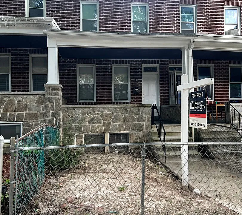 1329 Homestead St