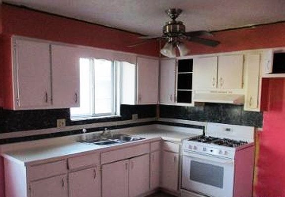 4th image of 1650 E Kelly St