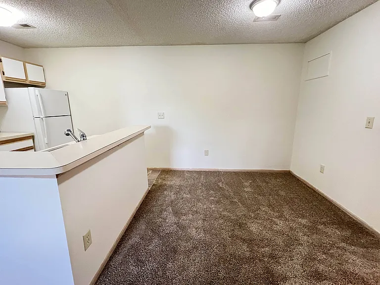Eagle Crest Apartments — Photo 46