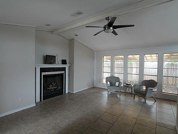 Living Room with Gas Fireplace