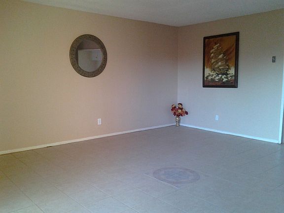 4th image of 15526 Chase St APT 4