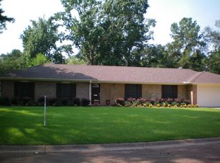 6042 Lake Trace Cir, Jackson, MS 39211