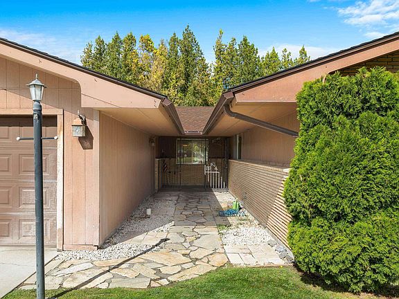 2nd image of 1095 Cedarwood Cir