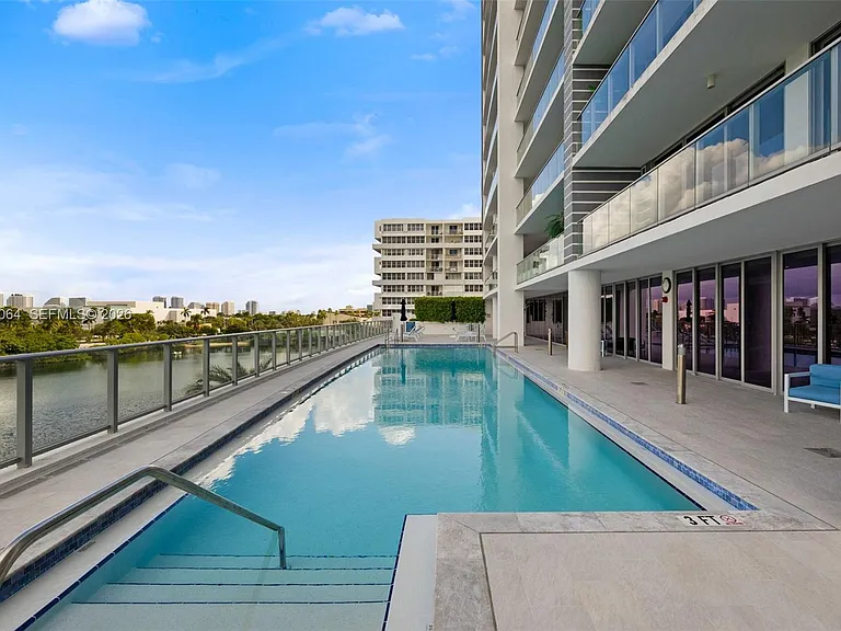 1180 N Federal Hwy #1102 — Photo 46