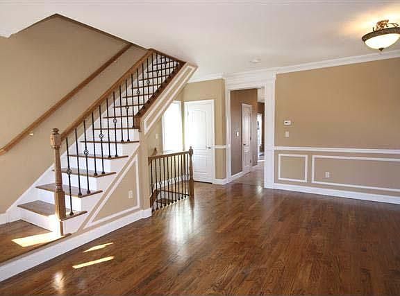 2nd image of 287 Ellis St