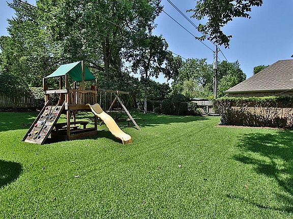2nd image of 1007 Ivy Wall Dr