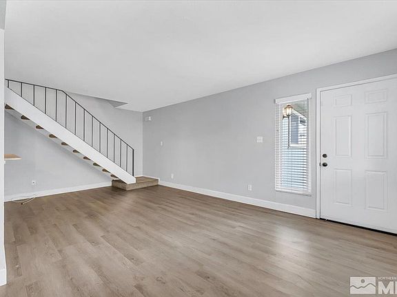 4th image of 614 Oakwood Dr APT 3