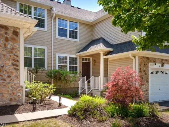 8 Scarlet Oak Dr, Montgomery Twp., NJ 08540