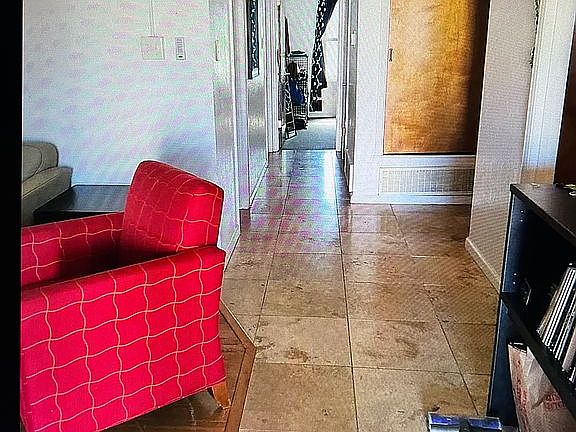 4th image of 158 Wilshire Dr