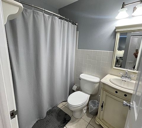Bathroom with tub
