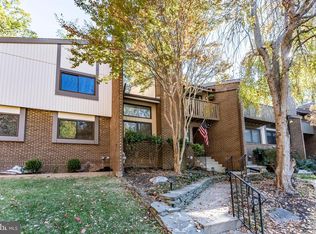 2045 Winged Foot Ct, Reston, VA 20191