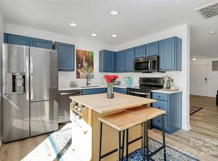 735 Rock Lake Gln, Fort Mill, SC 29715