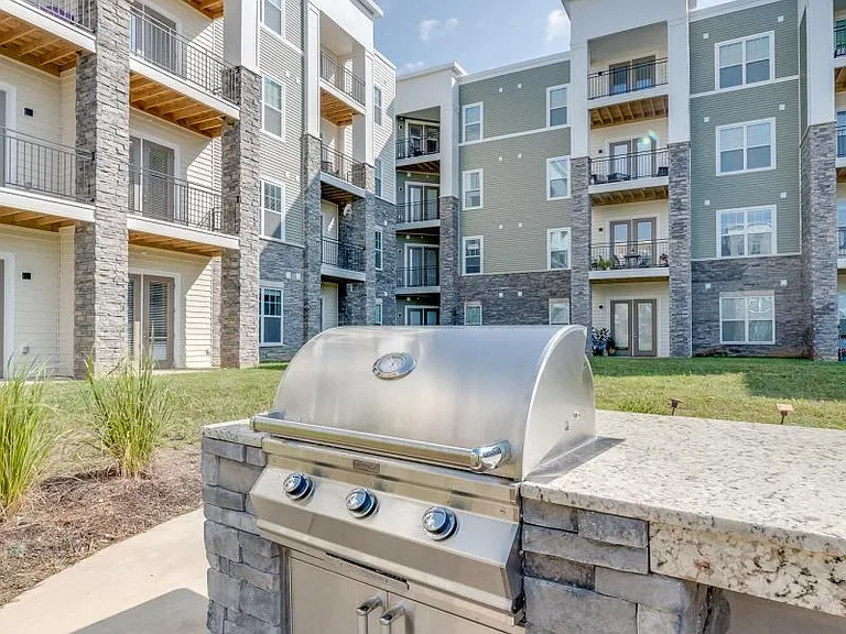 Waterstone at Hamburg Apartments — Photo 15