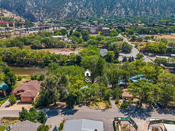 4th image of 710 Cowdin Dr