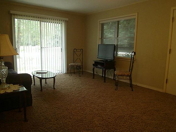4th image of 167 Sleepy Hollow Dr E