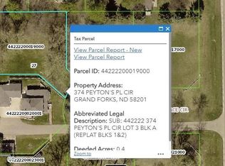 374 Peyton Place Cir, Grand Forks, ND 58201