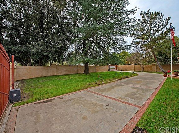 5th image of 22603 Erwin St