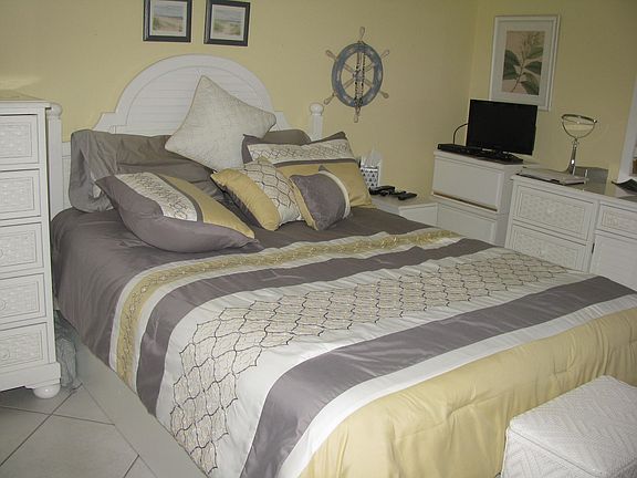 3rd image of 2747 Dudley Dr E APT C