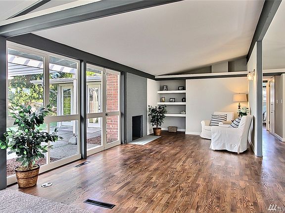 3rd image of 7815 Oakridge Dr SW