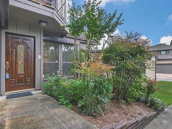 2nd image of 18112 Lakeside Ln