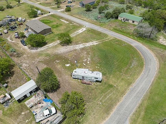 3rd image of 140 Coral Dr