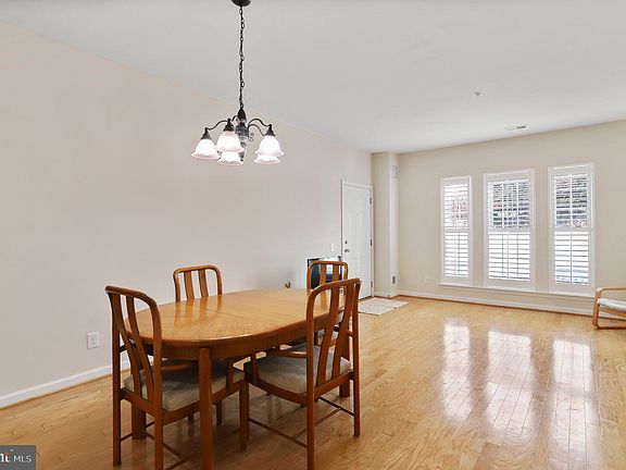 5th image of 42827 Burrell Sq