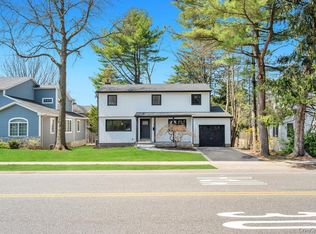 441 Roslyn Rd, Williston Park, NY 11596