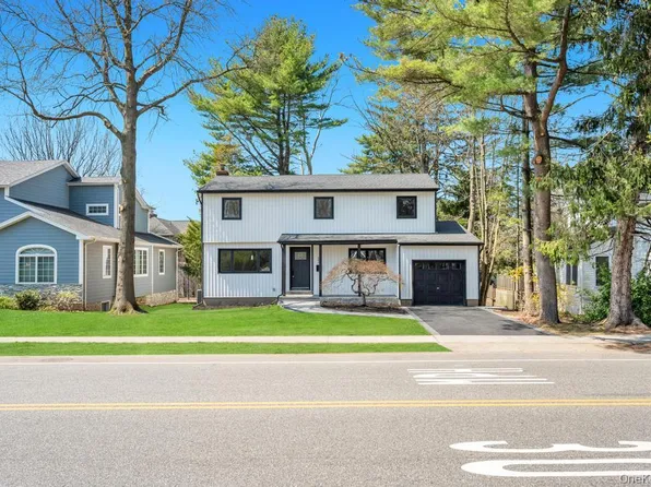 441 Roslyn Road, East Williston, NY 11596