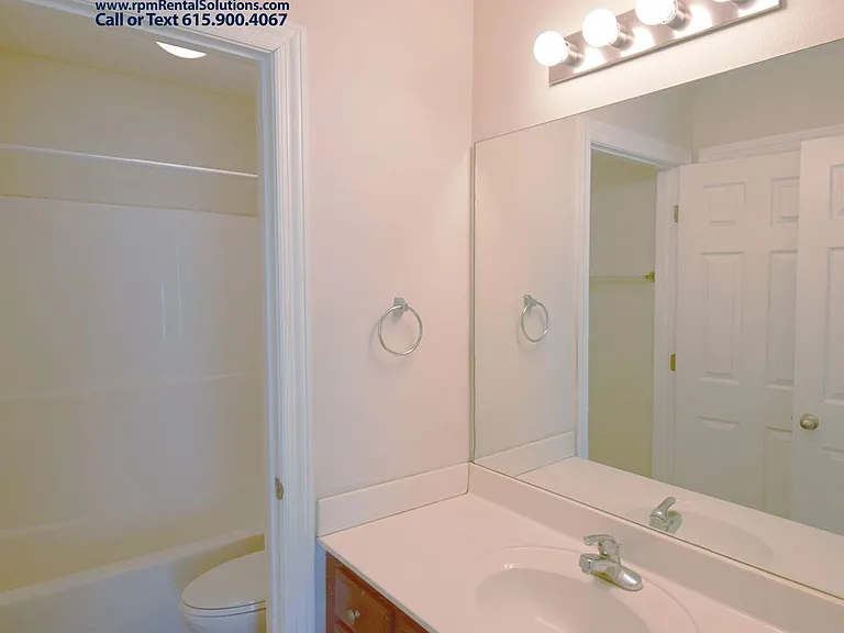2418 Quest Ave — Photo 12