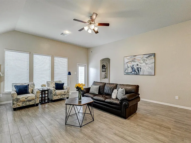 5318 Madeline Grace Dr — Photo 10