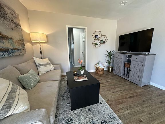 5th image of 6110 Blain Pl