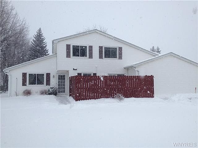 1st image of 9 Pebble Creek Dr