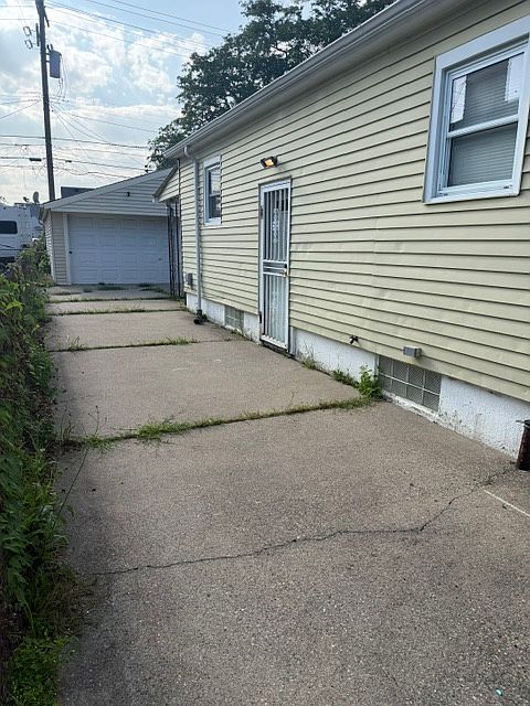 23735 Tuscany Ave, photo 12