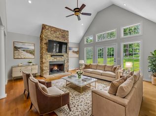 8 Park Ln, Hendersonville, TN 37075
