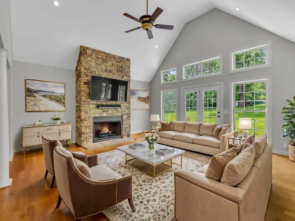 8 Park Ln, Hendersonville, TN 37075