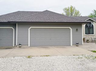 5401 SE 45th St, Tecumseh, KS 66542