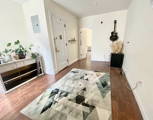 Rented by Papp Realty | media 27