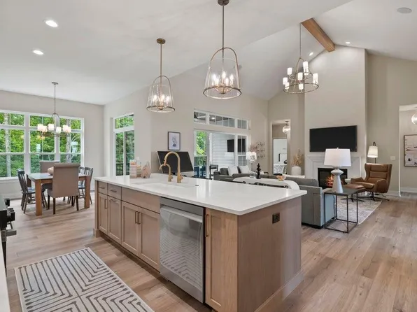 N51W18847 Quietwood DRIVE, Menomonee Falls, WI 53051