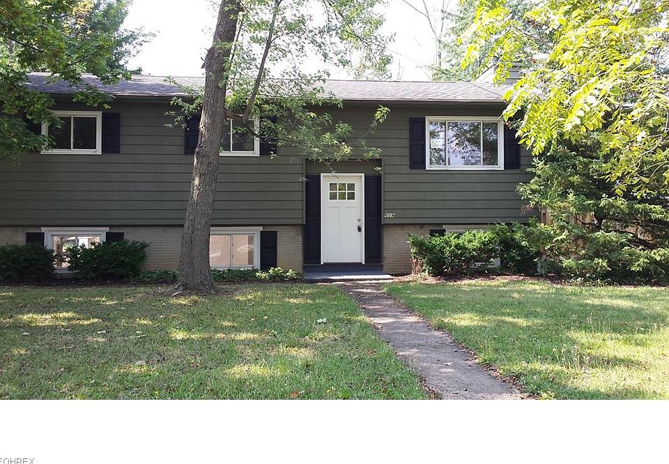 1st image of 609 Oak St
