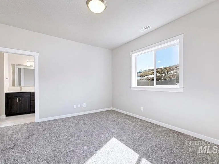 2255 E Mendota Dr — Photo 9