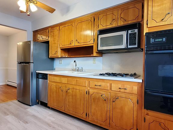 3rd image of 6131 71st St #2
