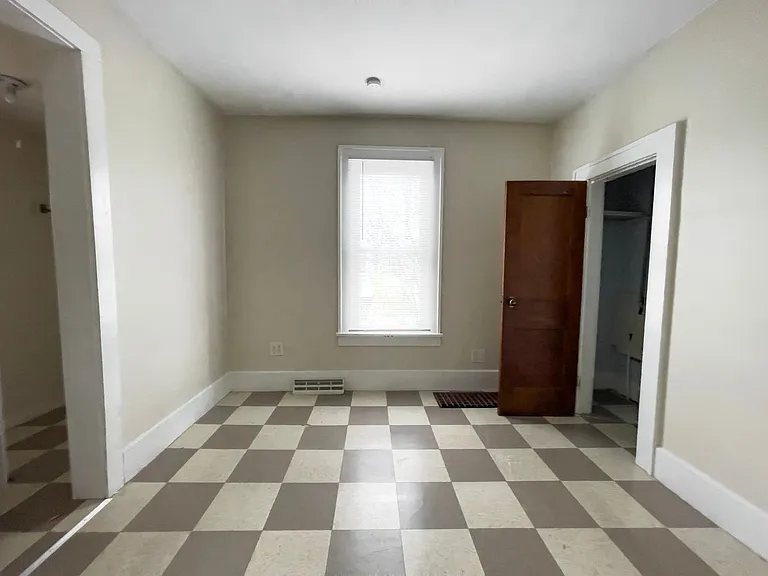 215 S Talley Ave — Photo 9