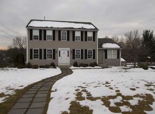 17 Belknap Farm Dr, Johnston, RI 02919