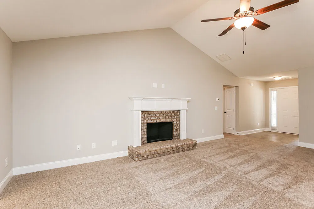 4 bed, 2.5 bath, 2200 sqft, $2,530 — Photo 2