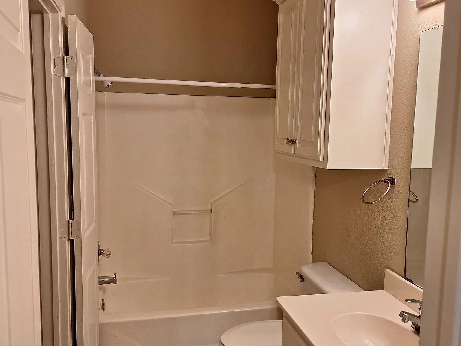 2 bed, 1100 sqft, $1,495 — Photo 3