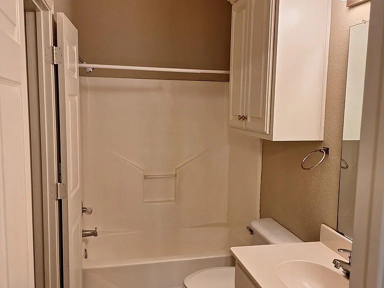 1118 Collins St — Photo 3