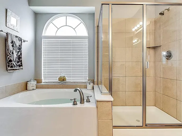 1318 Plum Valley Dr — Photo 14