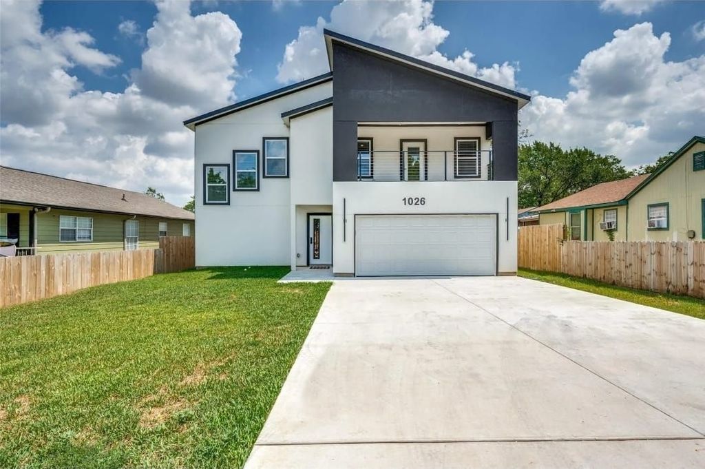1026 N Tatum Ave - Property Image